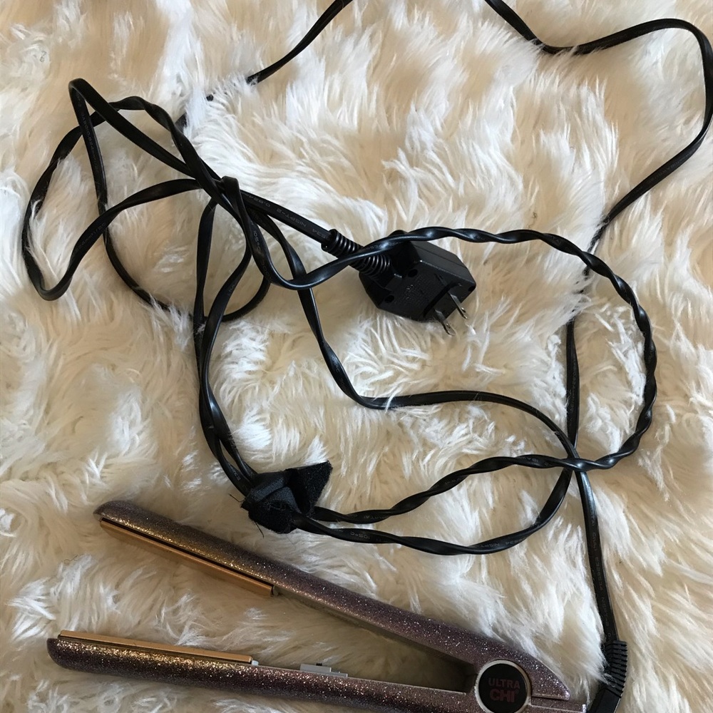 CHI hair straightener - Picture 5 of 8